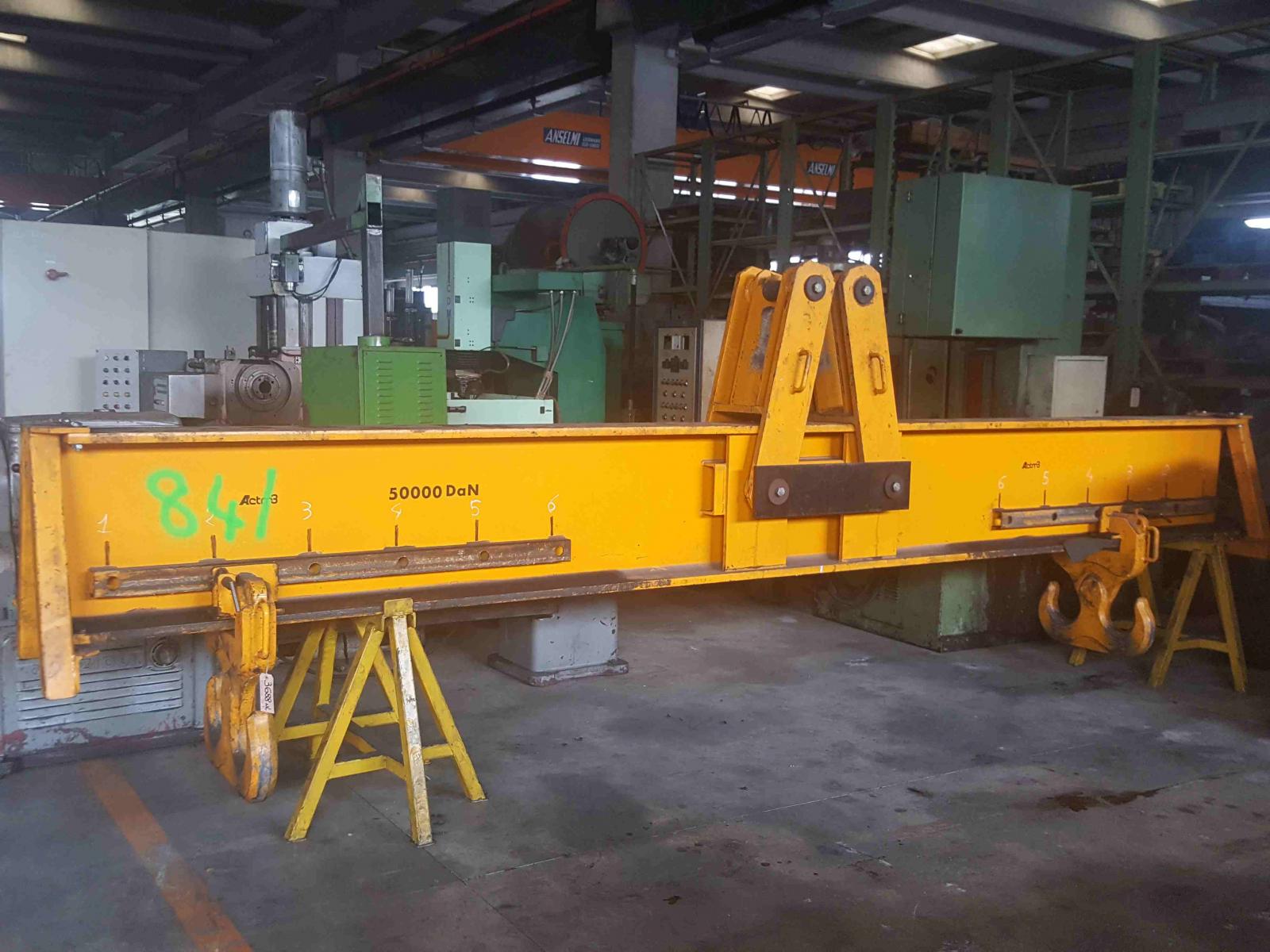 BILANCINO 50 T.       Interasse regolabile 2.350 ÷ 5.350 mm. Anno           2007