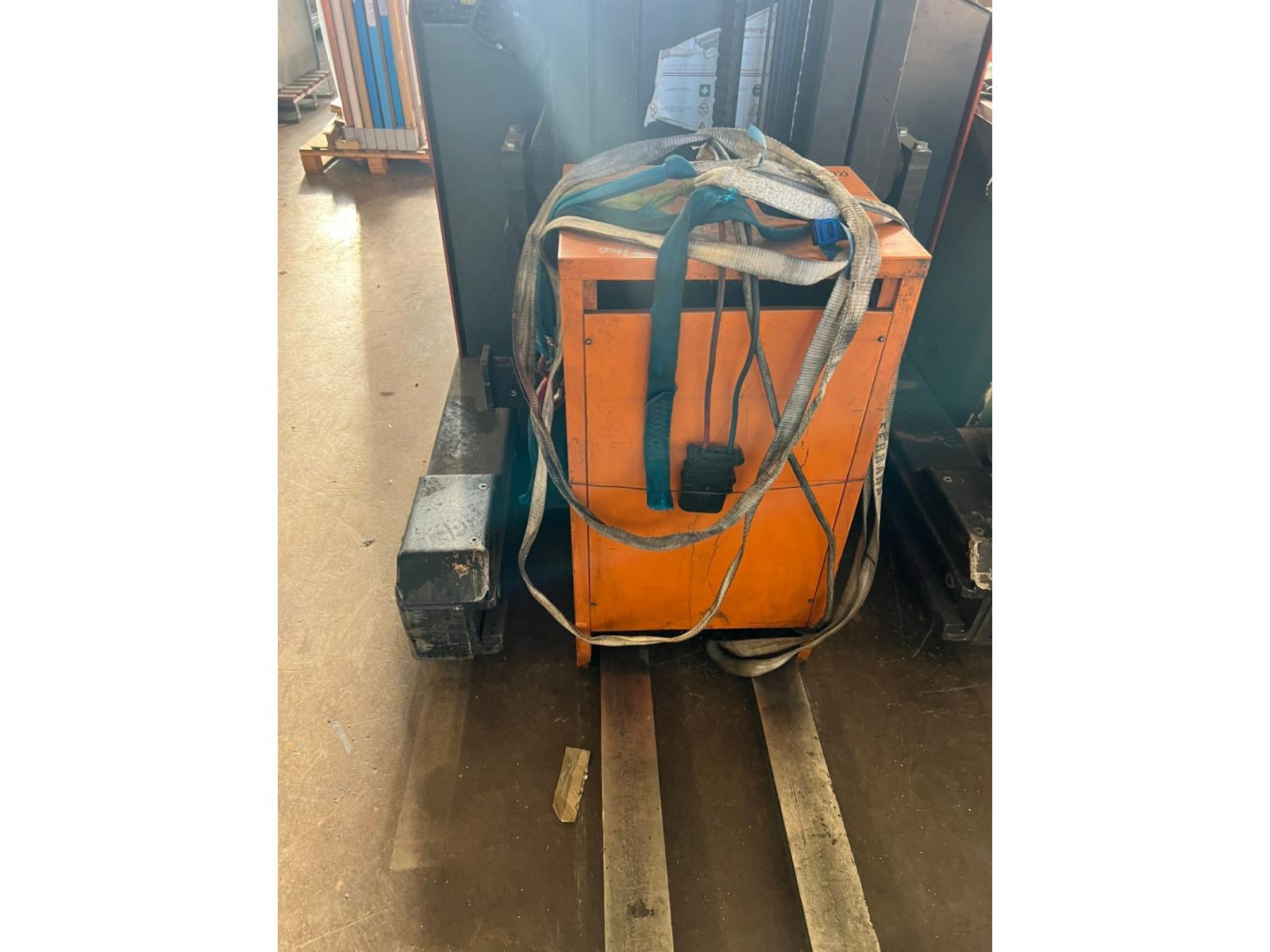 CARRELLO ELEVATORE POZZI ELETTRICO