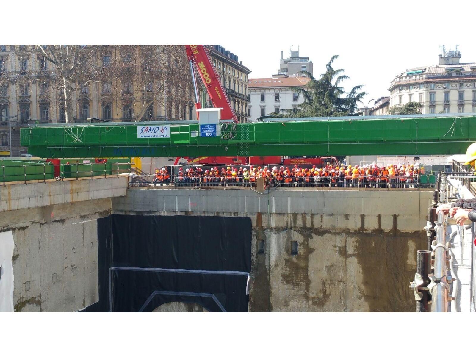 CARROPONTE BITRAVE SAMO 160 TON SCARTAMENTO 25600 MM