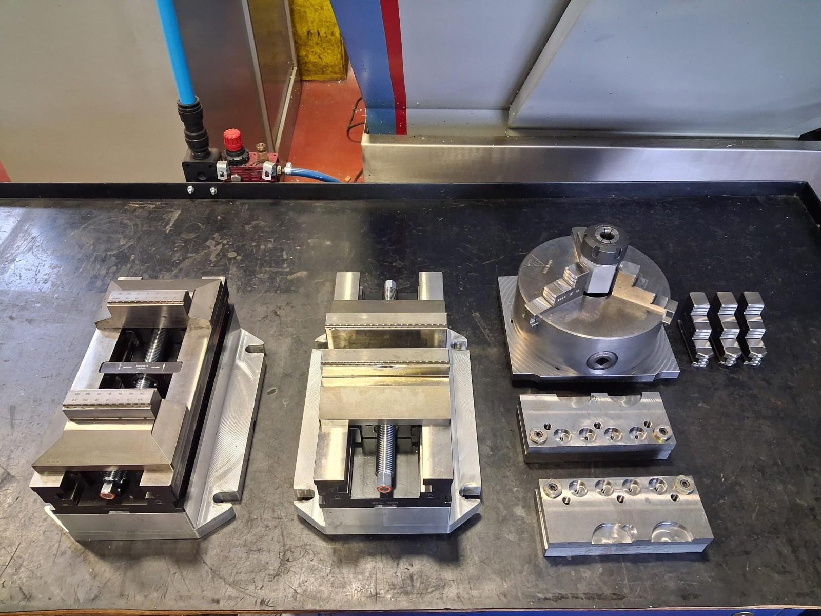 CENTRO DI LAVORO HARDINGE XR600-5AX