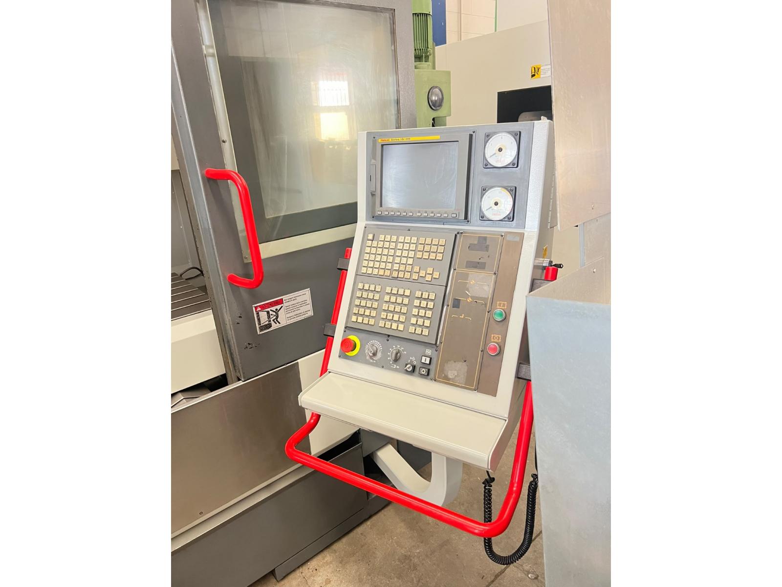 CENTRO DI LAVORO QUASER MV204