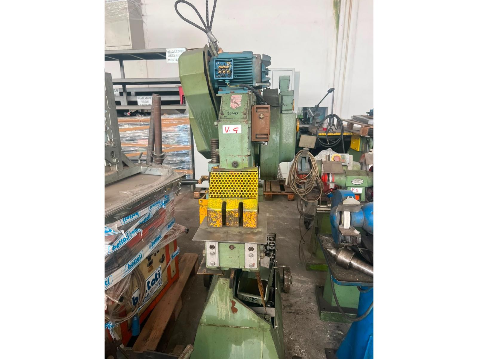 CESOIA PUNZONATRICE MECCANICA UNIVERSALE PLURIMATIC