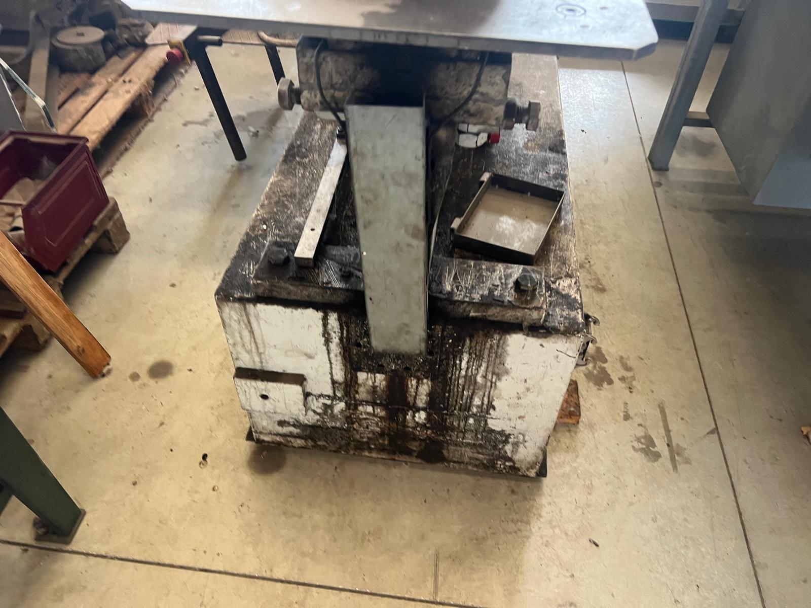 CESOIA PUNZONATRICE UNIVERSALE FICEP 805 NP