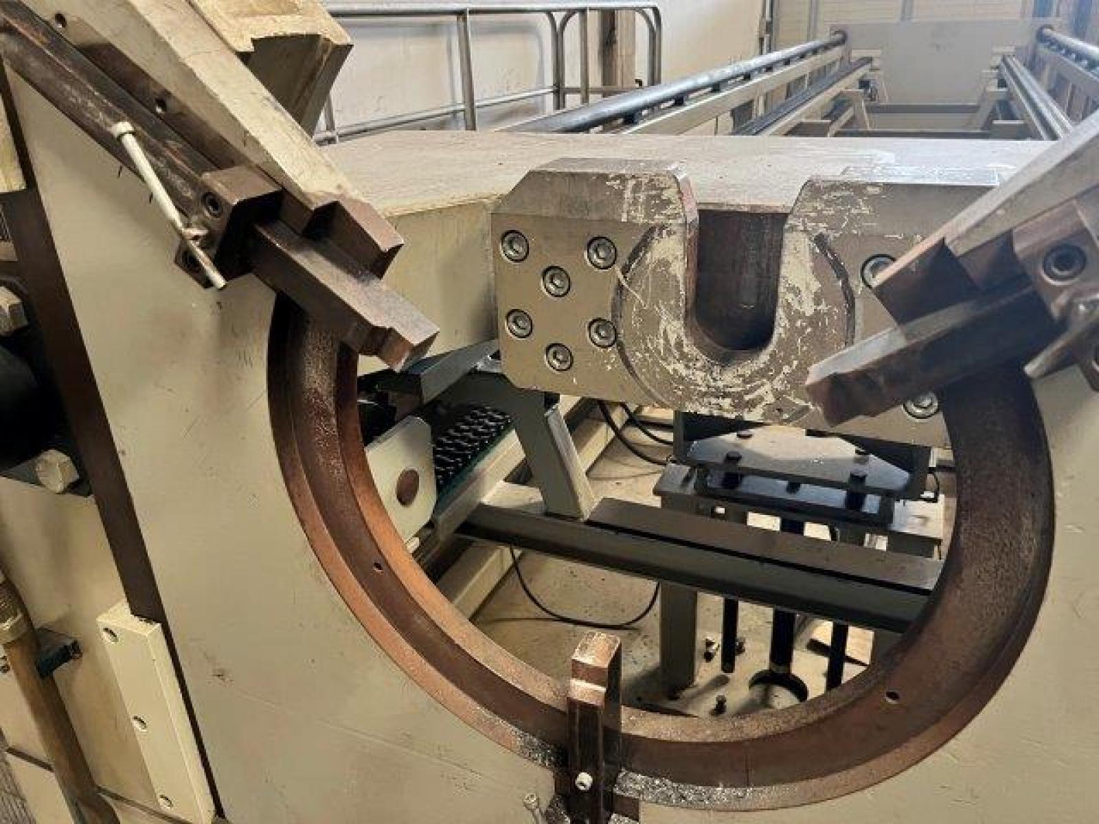 FILAMENT WINDING BOHEL2 SHAFER MACHINENBAU EHA    Anno 2006  Lunghezza avvolgibile mm 7800  Diametro avvolgibile mm 1400