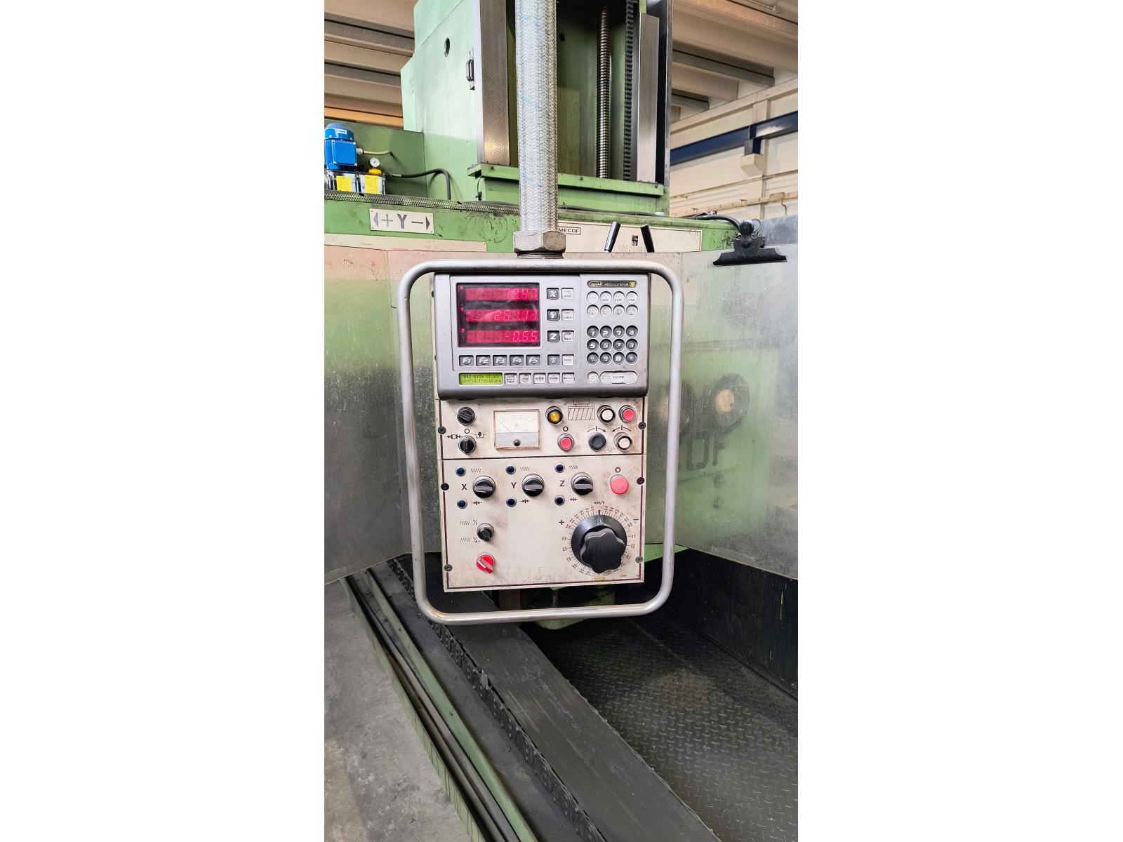 FRESATRICE Mecof mod. CS10VA con corsa X=10.200 (banco12mt) La macchina completamente revisionata nella meccanica e parte dellâ 