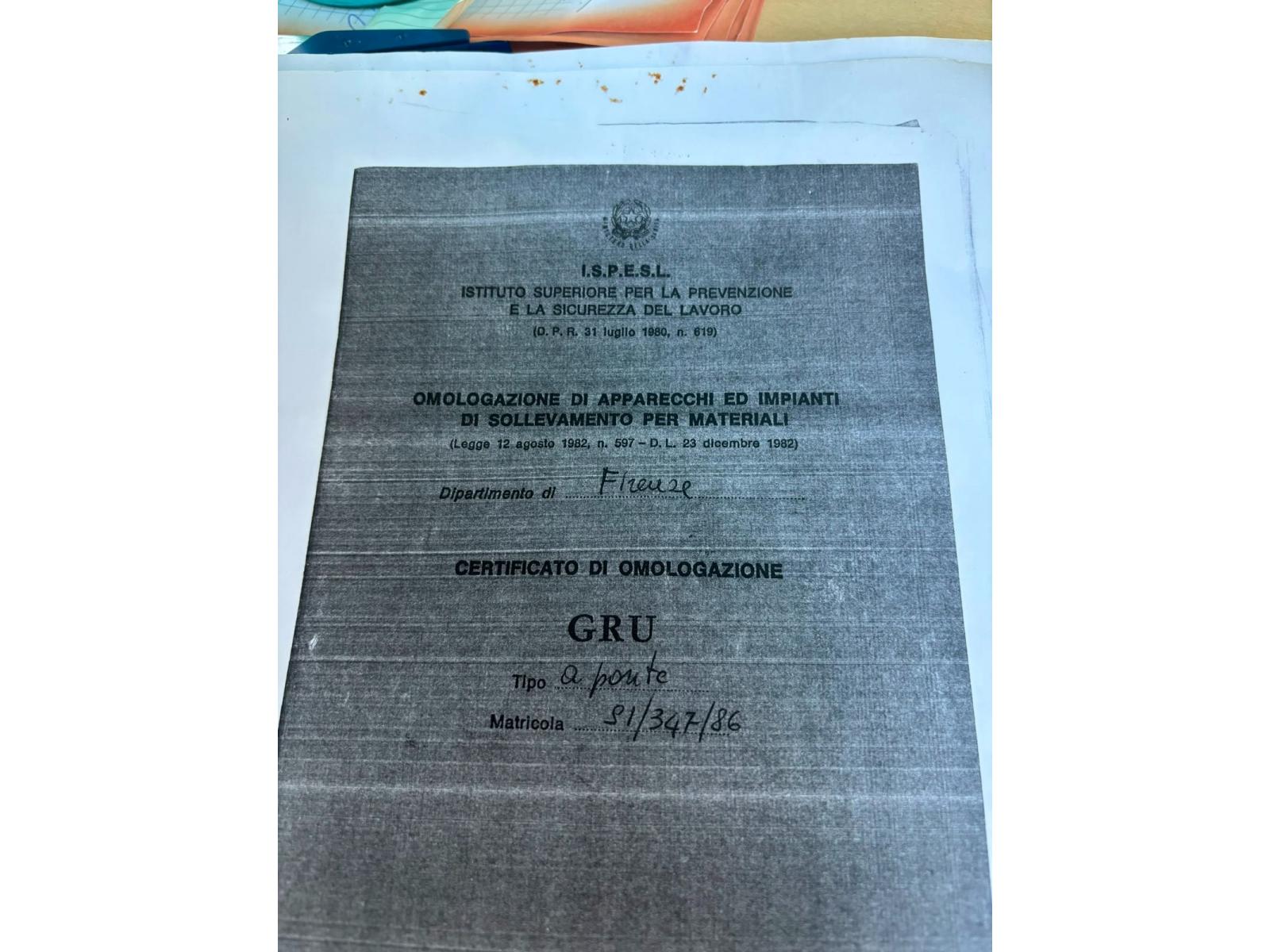 03 GRU A COLONNA  SBRACCI 5 MT  02 DA 250 kg  01 DA500 kg