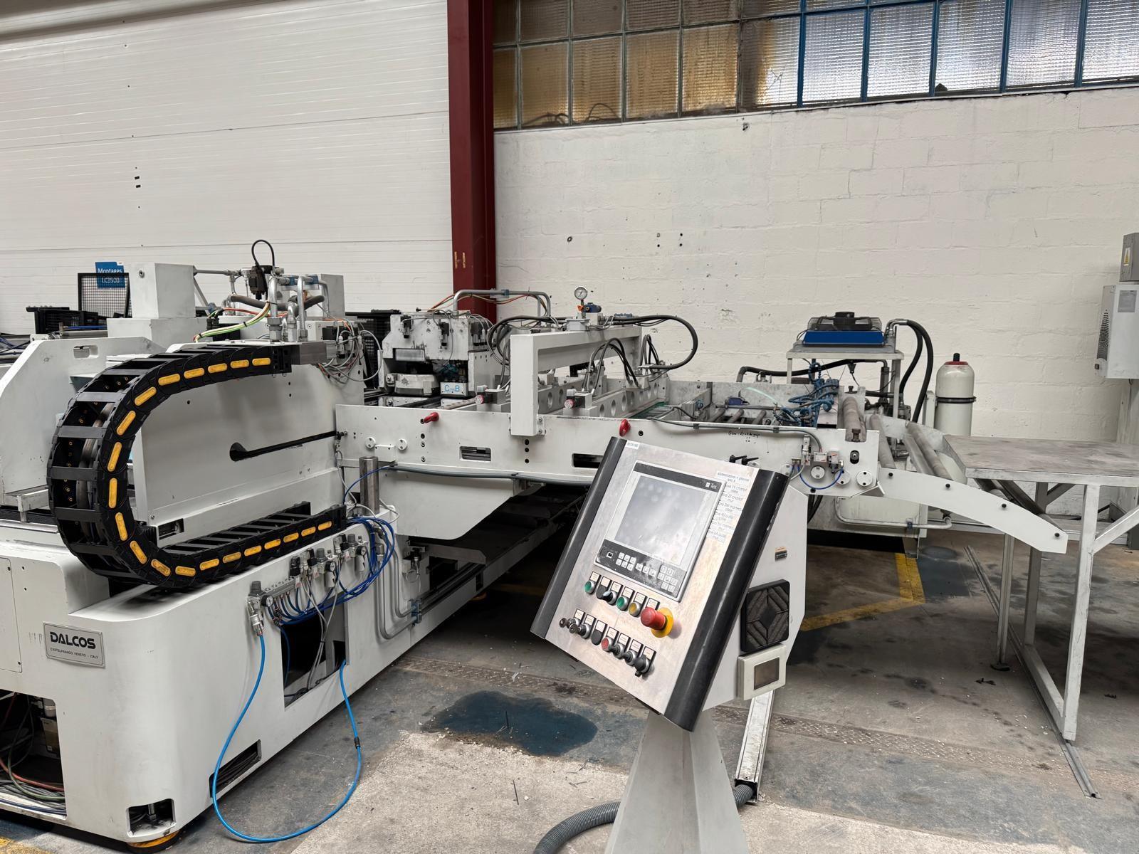 LINEA DI PUNZONATURA PER CARTELLI STRADALI