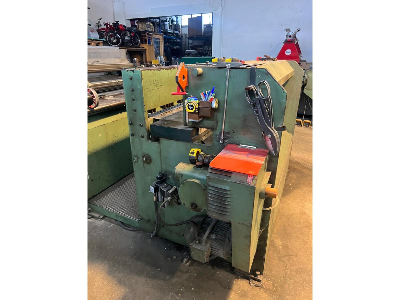 LINEA DI TAGLIO BELGIUS