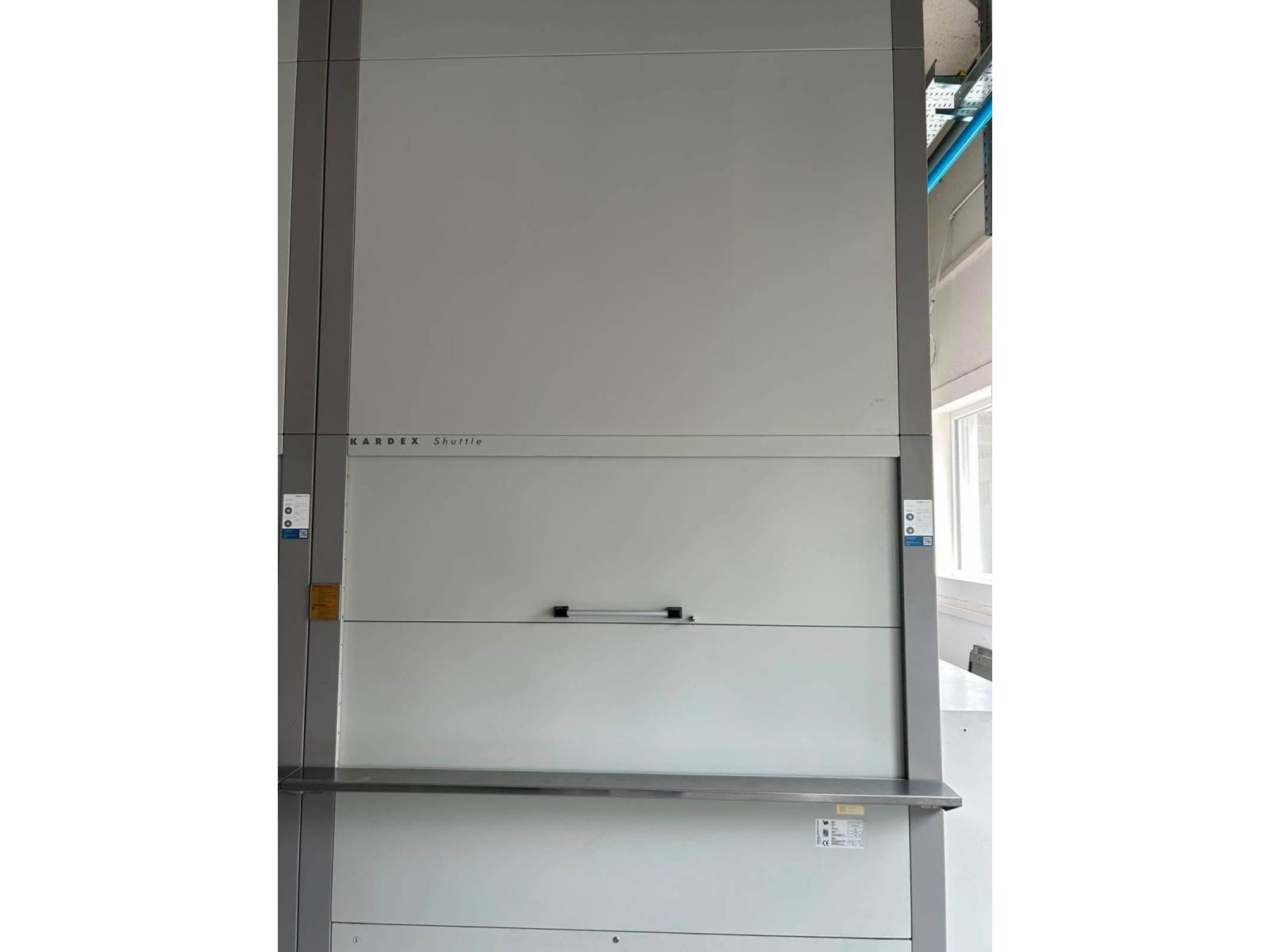 5 magazzini verticali automatici Kardex Shuttle,