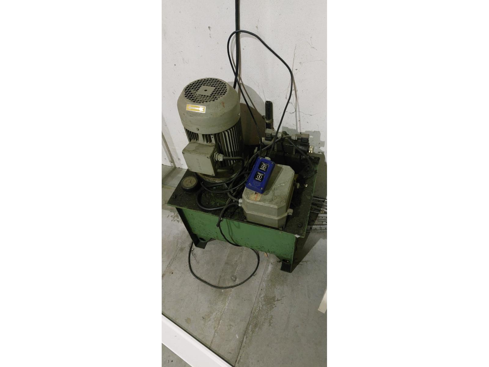PIATTAFORMA A PANTOGRAFO MARCA RINO TULLIS PER CARICO/ SCARICO