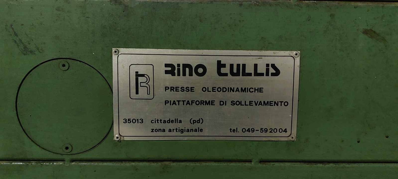 PIATTAFORMA A PANTOGRAFO MARCA RINO TULLIS PER CARICO/ SCARICO