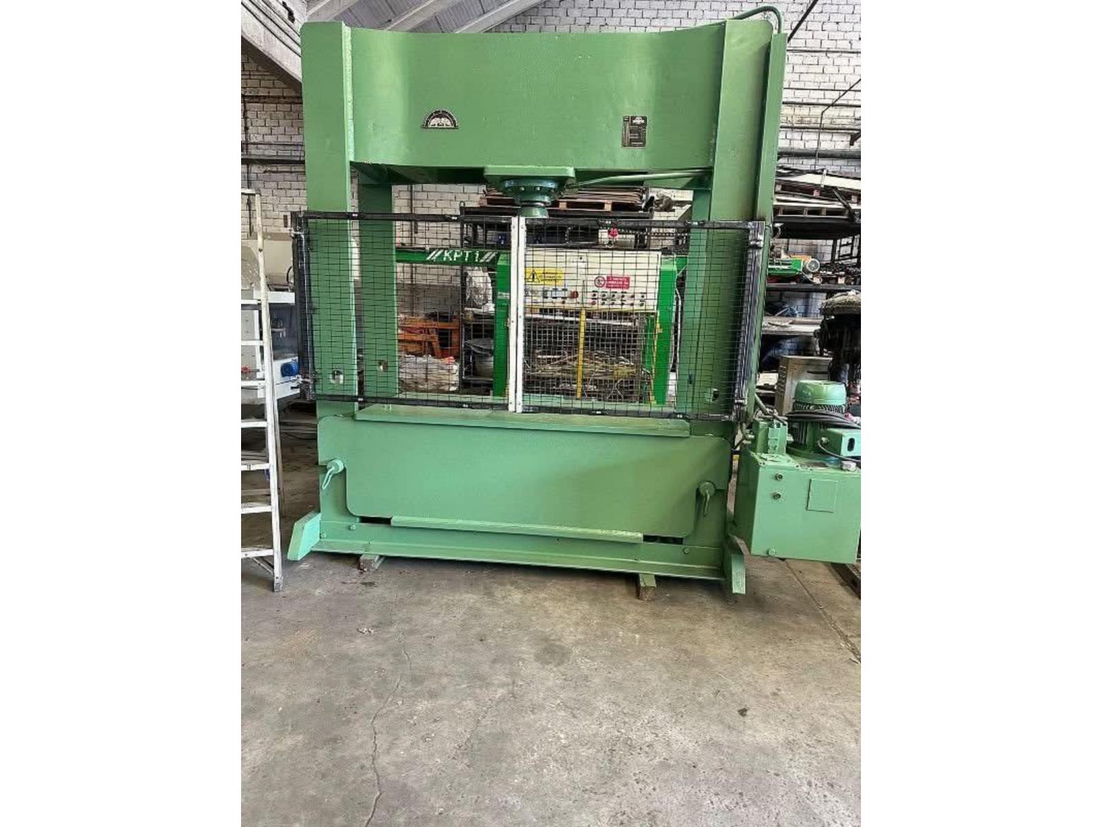 PRESSA IDRAULICA BIGNOZZI 160 TON