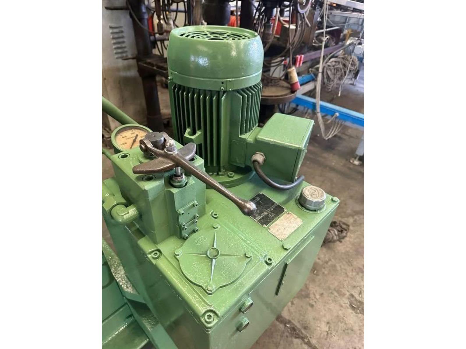 PRESSA IDRAULICA BIGNOZZI 160 TON