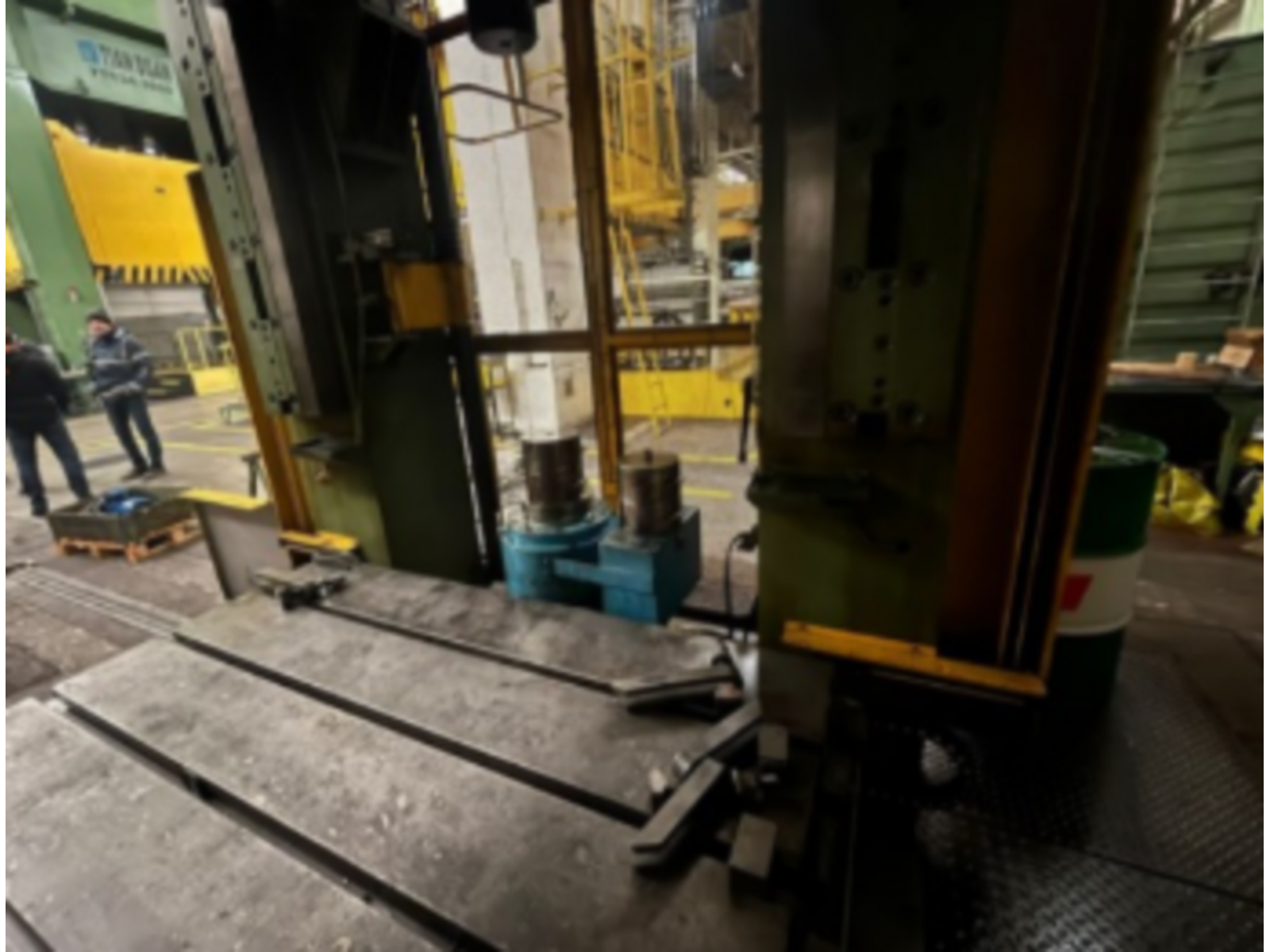 PRESSA IDRAULICA DEES HD-1000 TON