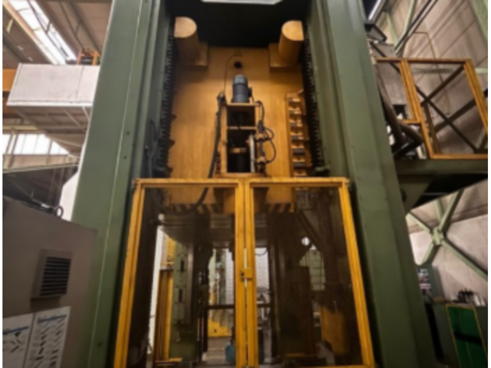 PRESSA IDRAULICA DEES HD-1000 TON