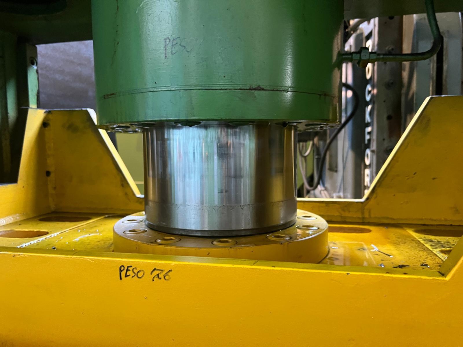 PRESSA IDRAULICA NAVA A 2 SPALLE DA 200 TON