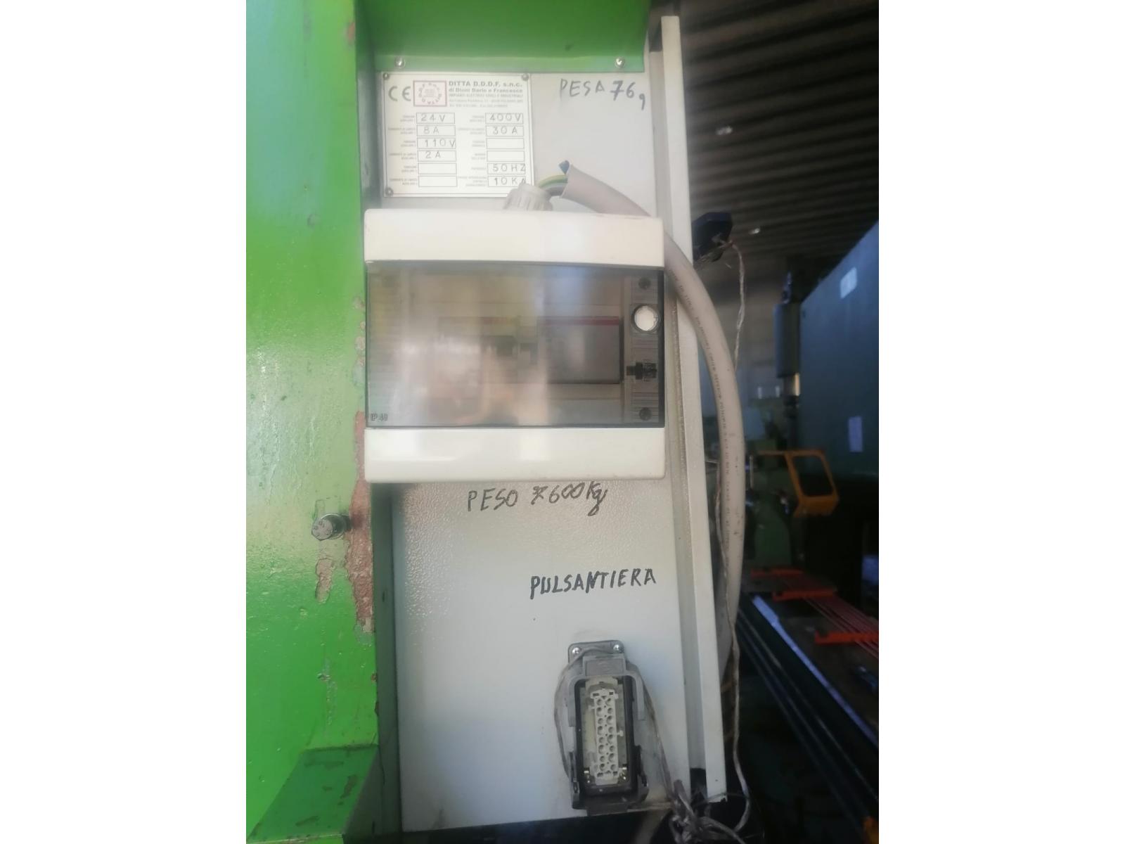 PRESSA IDRAULICA NAVA A 2 SPALLE DA 200 TON