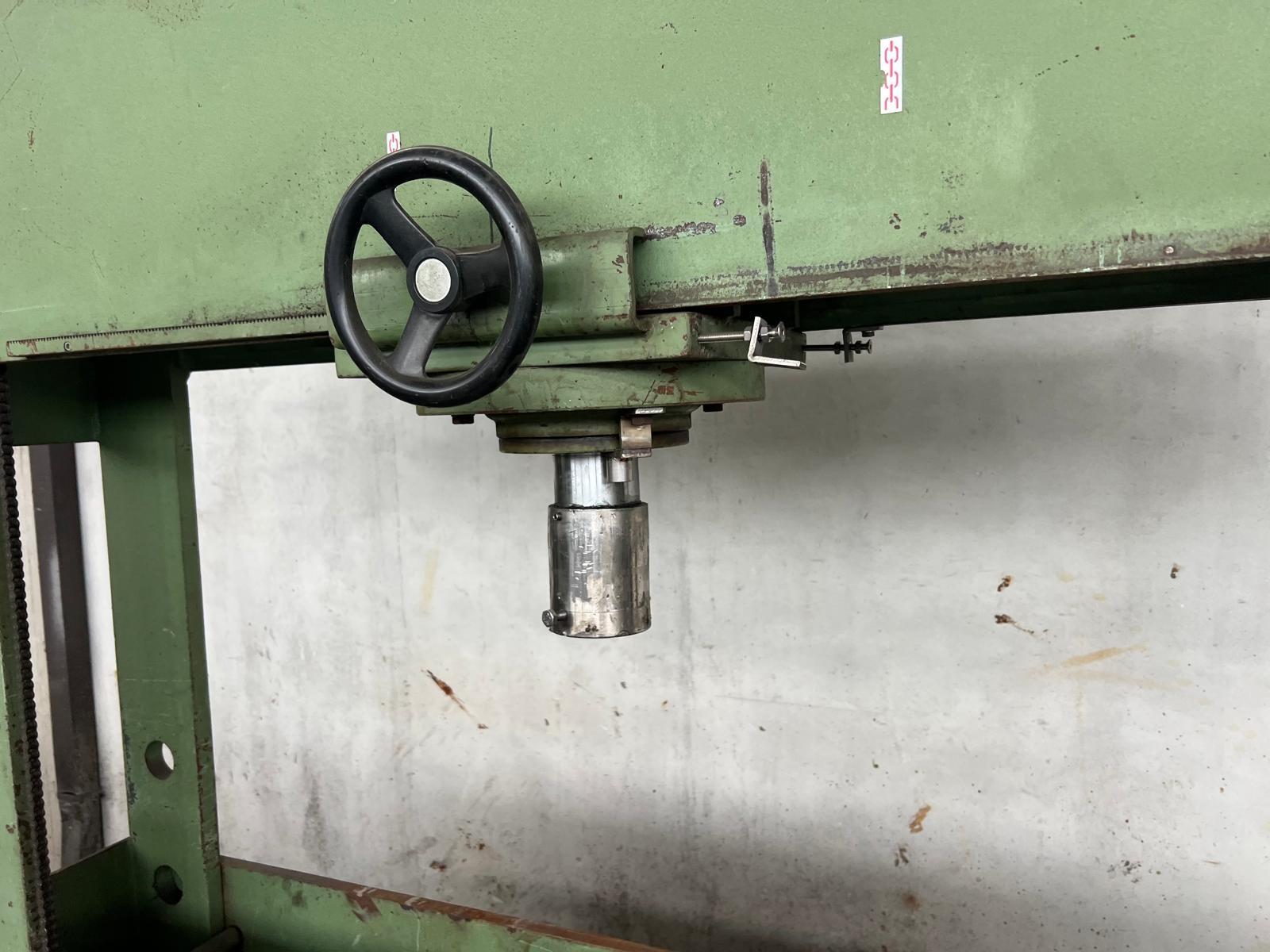 Pressa idraulica Sicmi con pistone mobile 100 ton