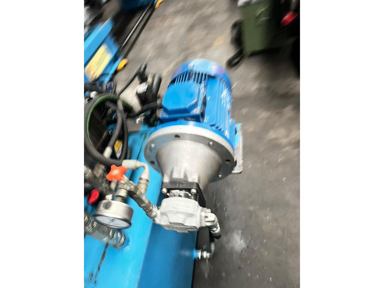 PRESSA PER OFFICINA CMP 180 TON