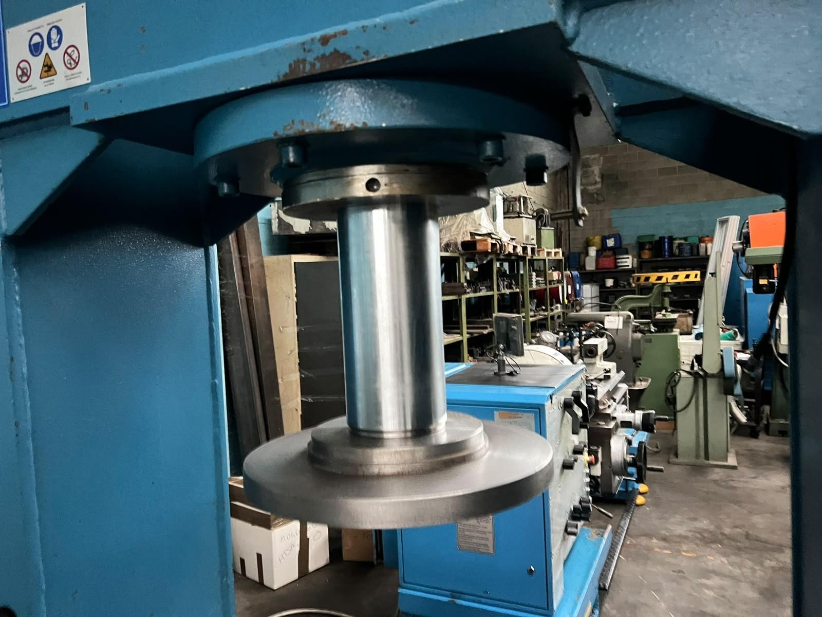 PRESSA PER OFFICINA CMP 180 TON