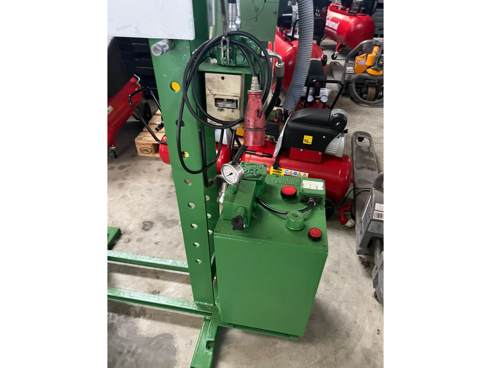 PRESSA PER OFFICINA OMCN 10 TON