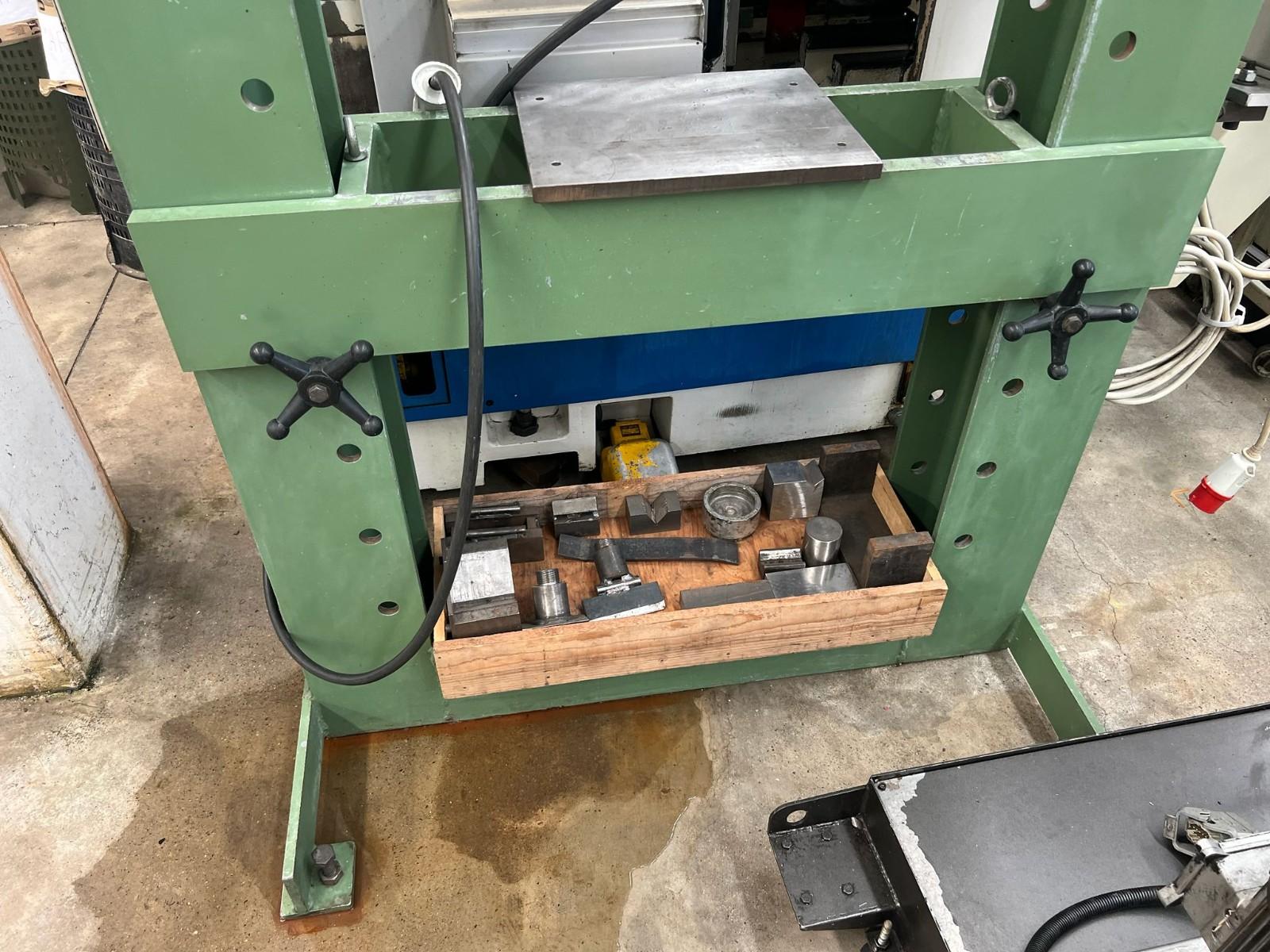 PRESSA PER OFFICINA 50 TON