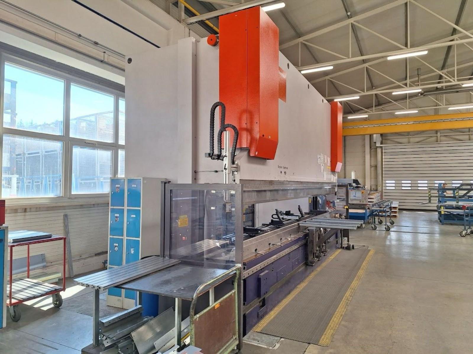 PRESSA PIEGATRICE 6000×400 TON BYSTRONIC 8/10 ASSI