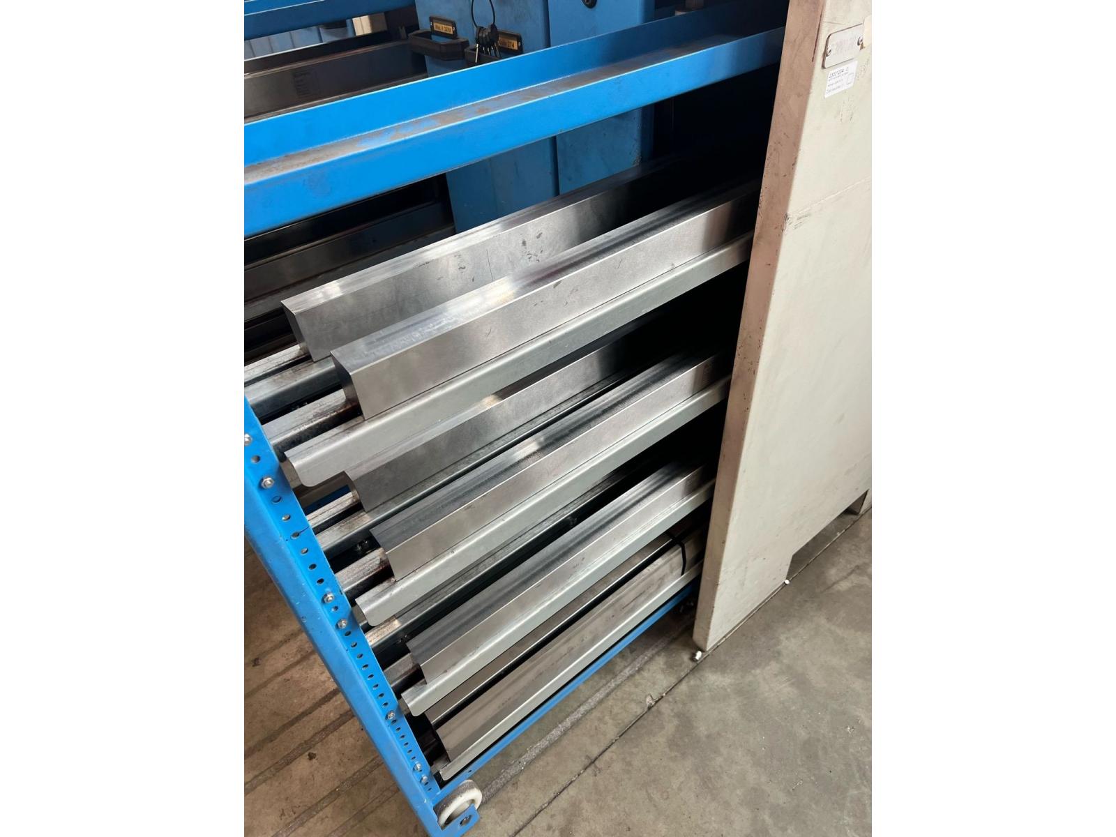 PRESSA PIEGATRICE 6000×400 TON BYSTRONIC 8/10 ASSI
