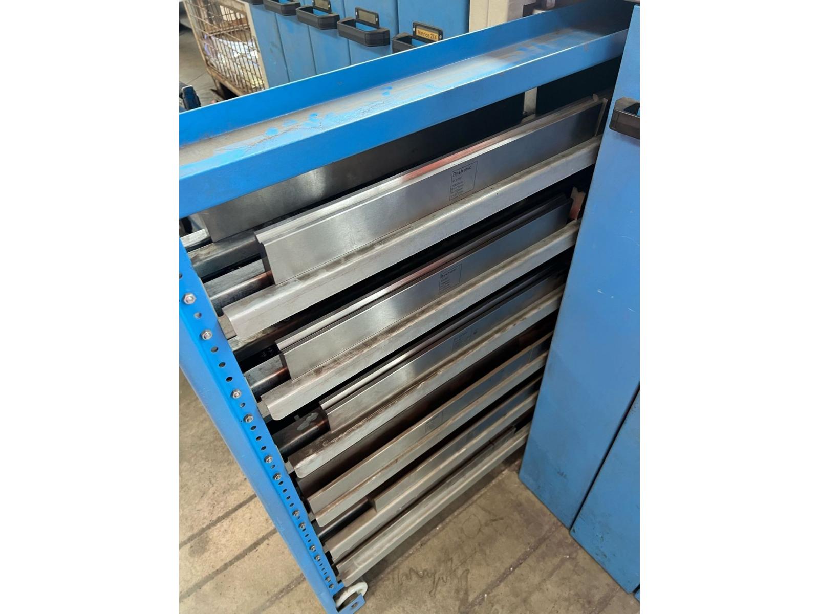 PRESSA PIEGATRICE 6000×400 TON BYSTRONIC 8/10 ASSI