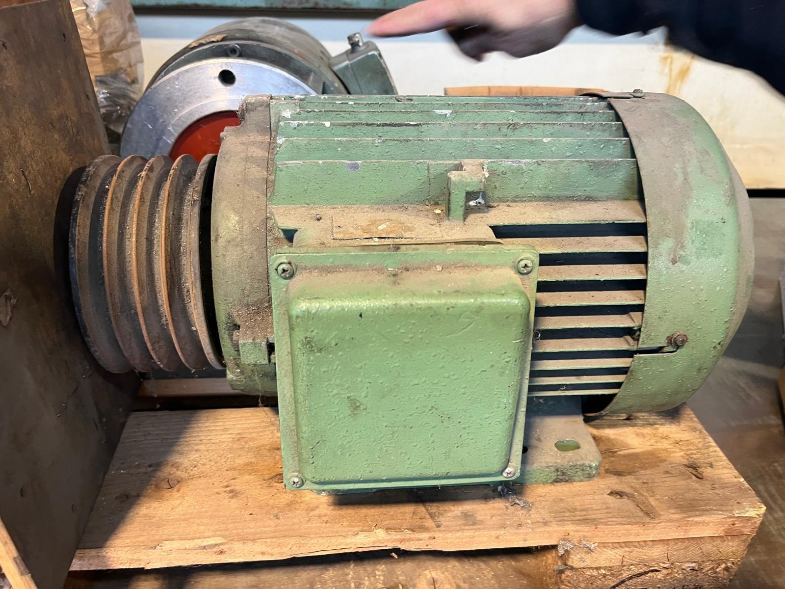 PRESSA PIEGATRICE BELGIUS 8050 X 90 TON