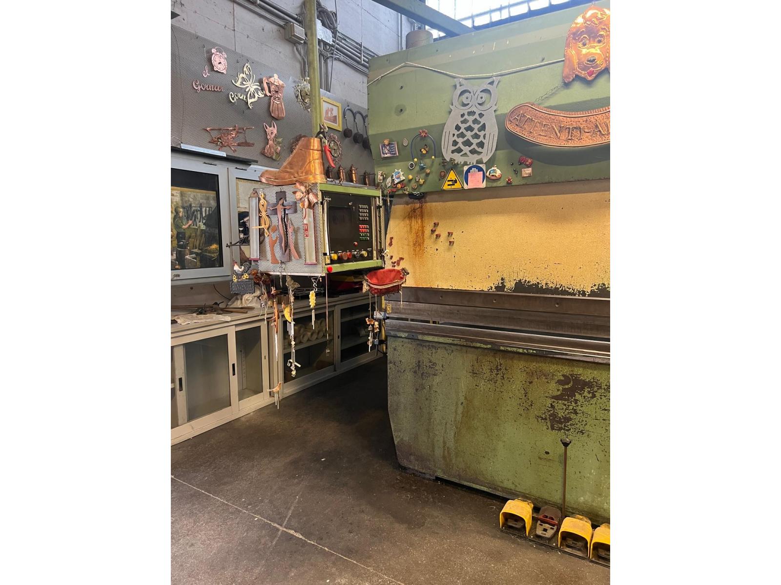 PRESSA PIEGATRICE BELGIUS 8050 X 90 TON