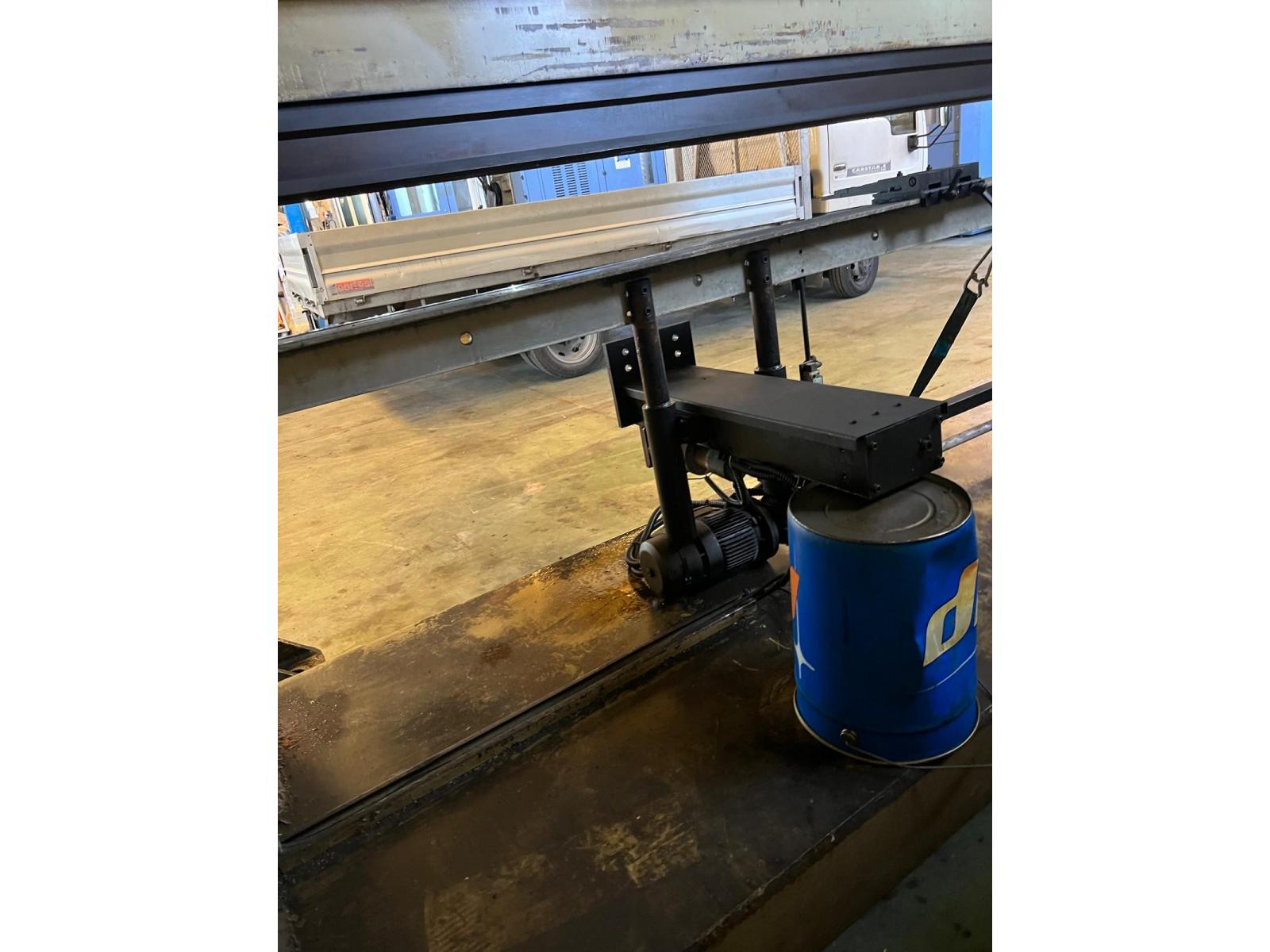 PRESSA PIEGATRICE FARINA 320/60 DA 6050 MM