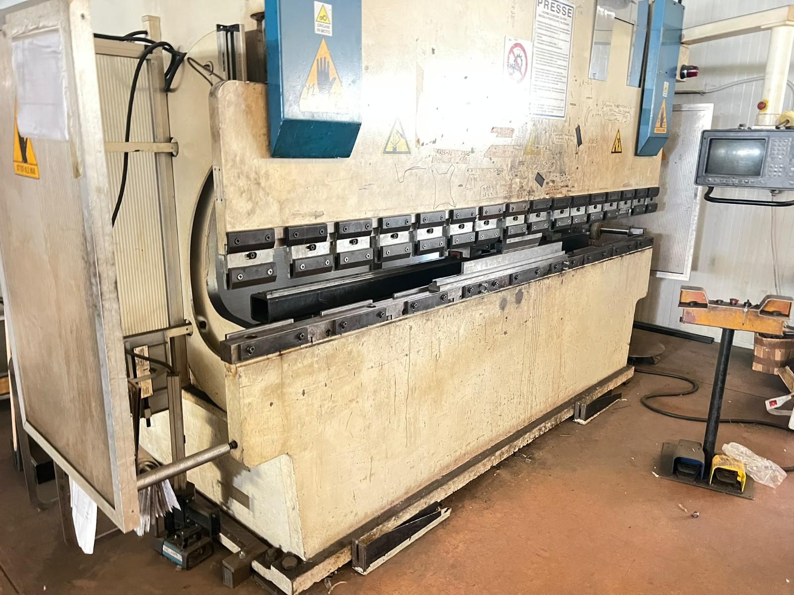 PRESSA PIEGATRICE FARINA PSN 80/30