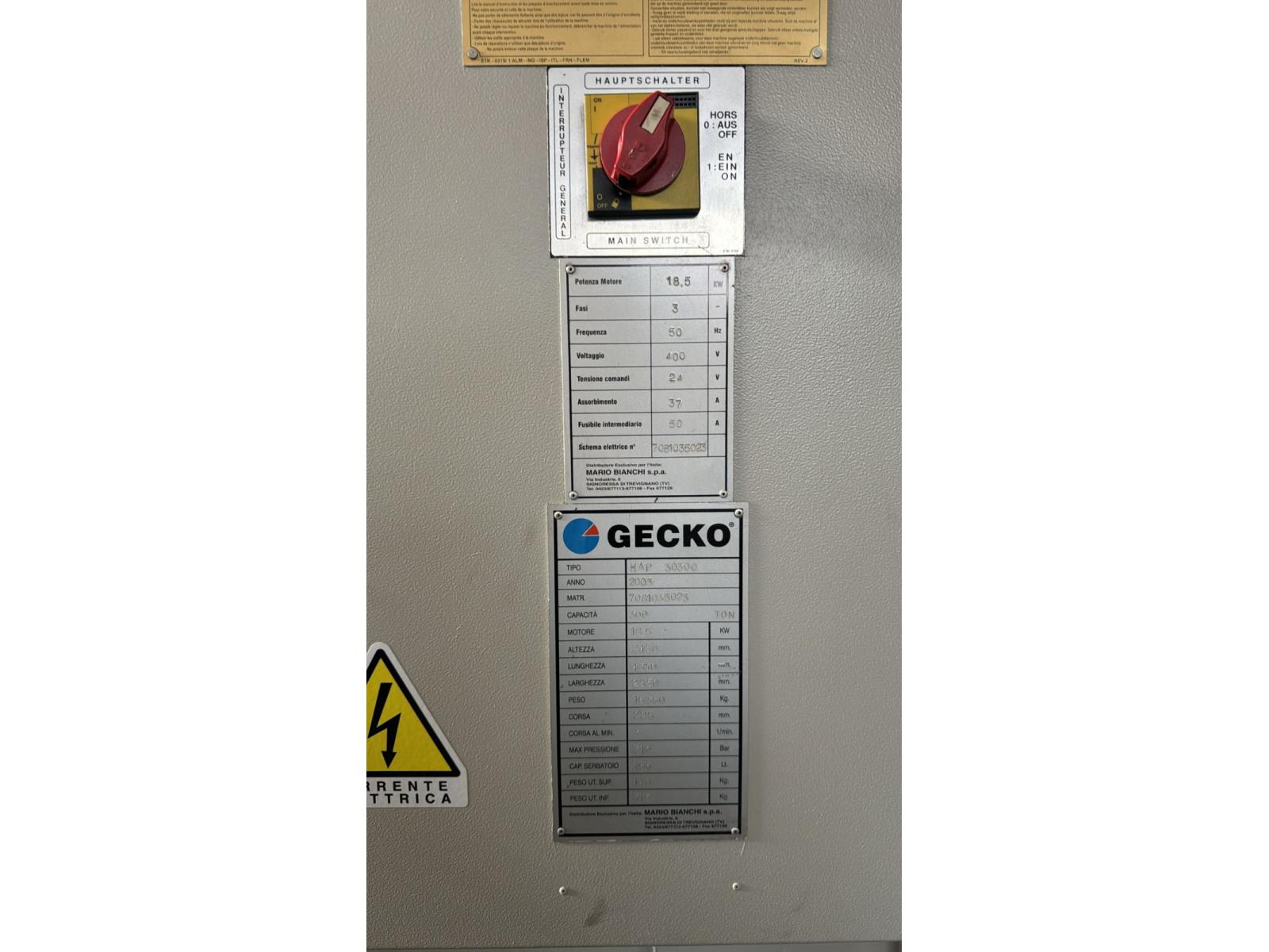 PRESSA PIEGATRICE GEKO  3000x300 TON