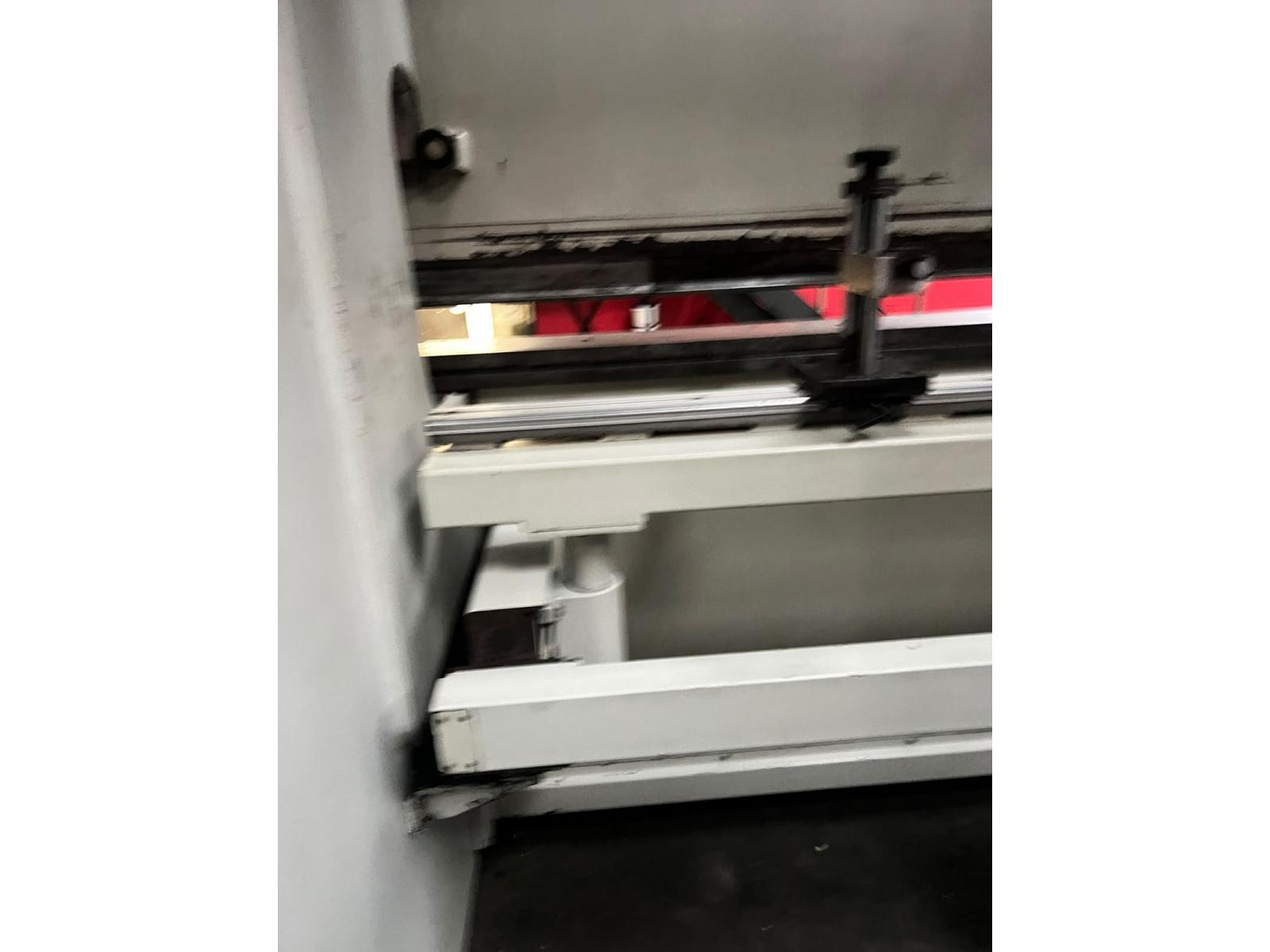PRESSA PIEGATRICE IDRAULICA ADRIA MACCHINE 40/400