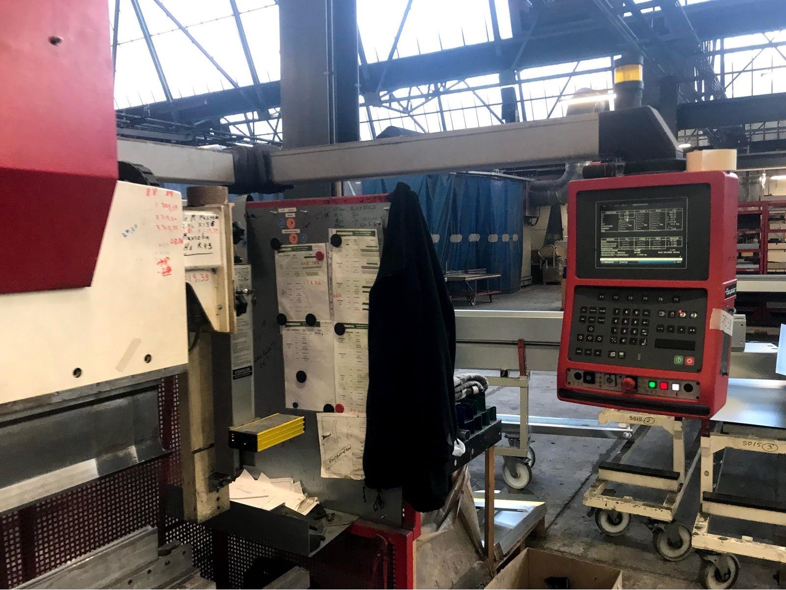 Pressapiegatrcie Beyeler del 2002 a cnc 7.200 mm x 200  ton