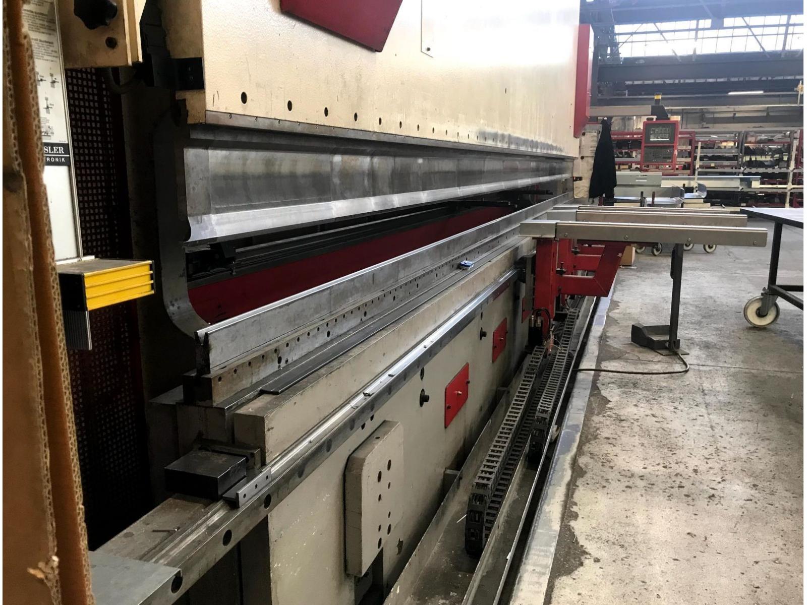 Pressapiegatrcie Beyeler del 2002 a cnc 7.200 mm x 200  ton