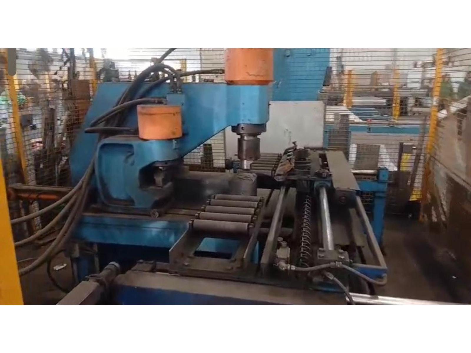 PUNZONATRICE AUTOMATICA PIASTRE A CNC