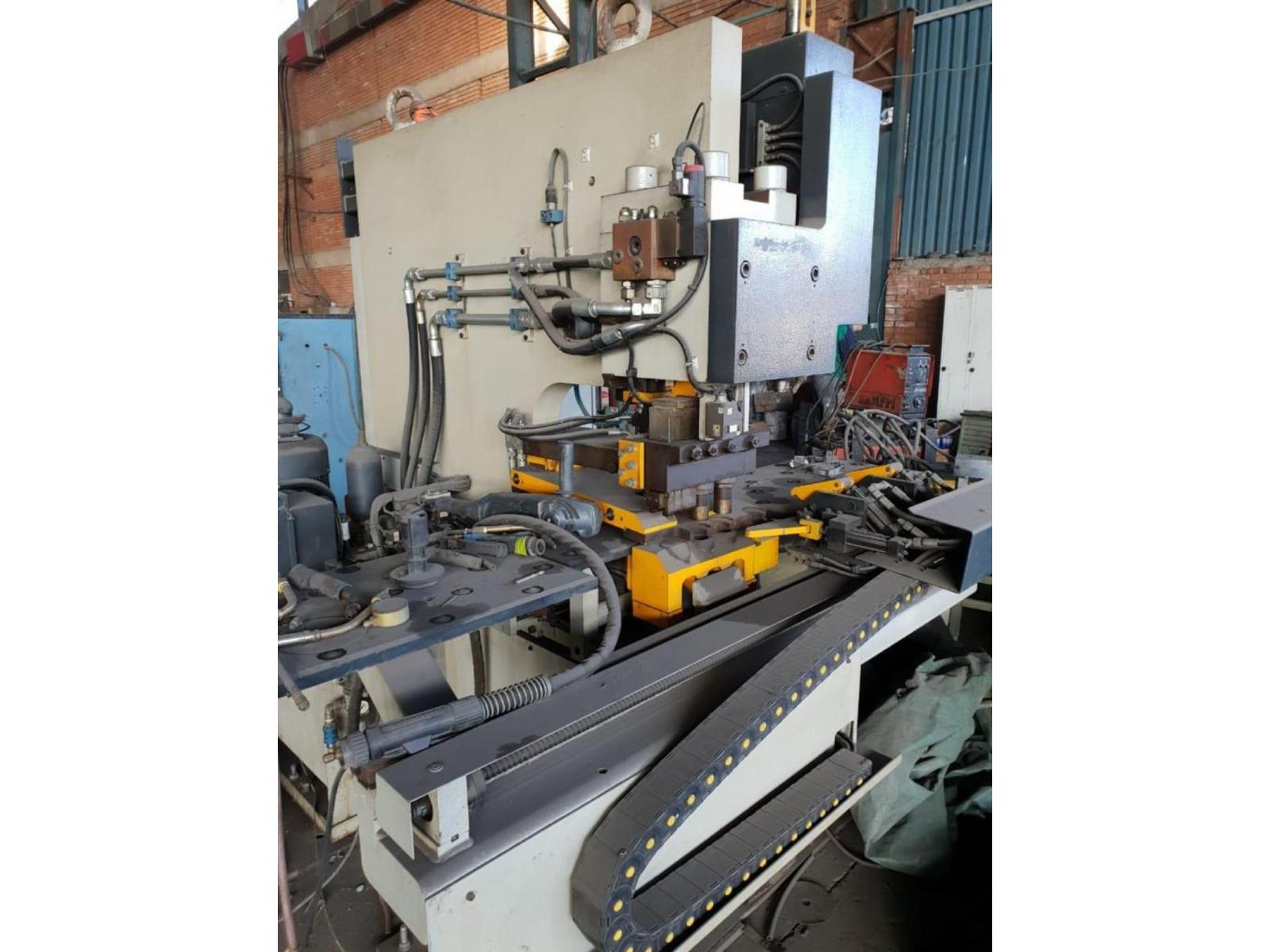 PUNZONATRICE FICEP A CNC