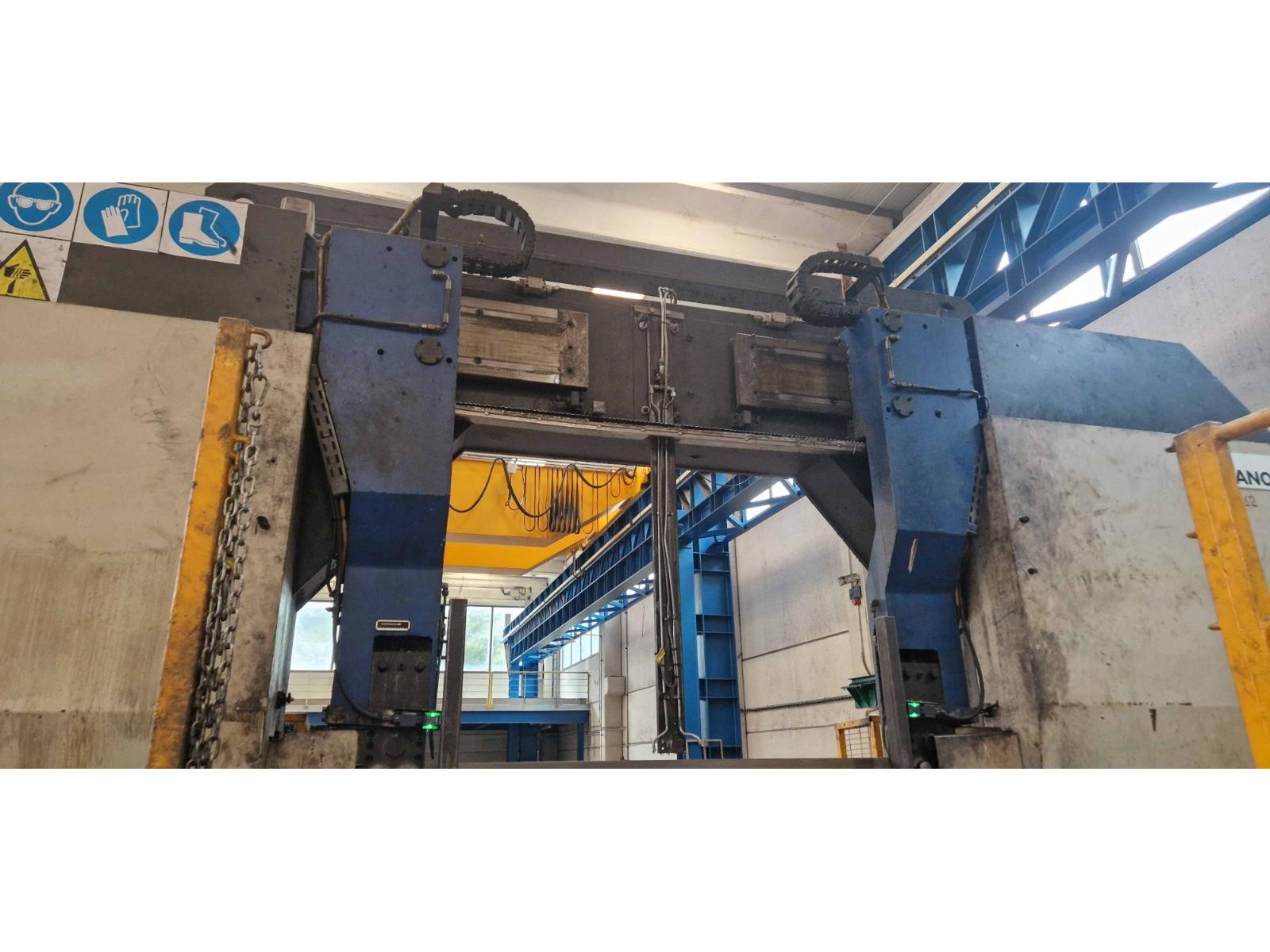 segatrice automatica pesante per forgiati  CNC DANOBAT 1.300 mm x 1.300 mm