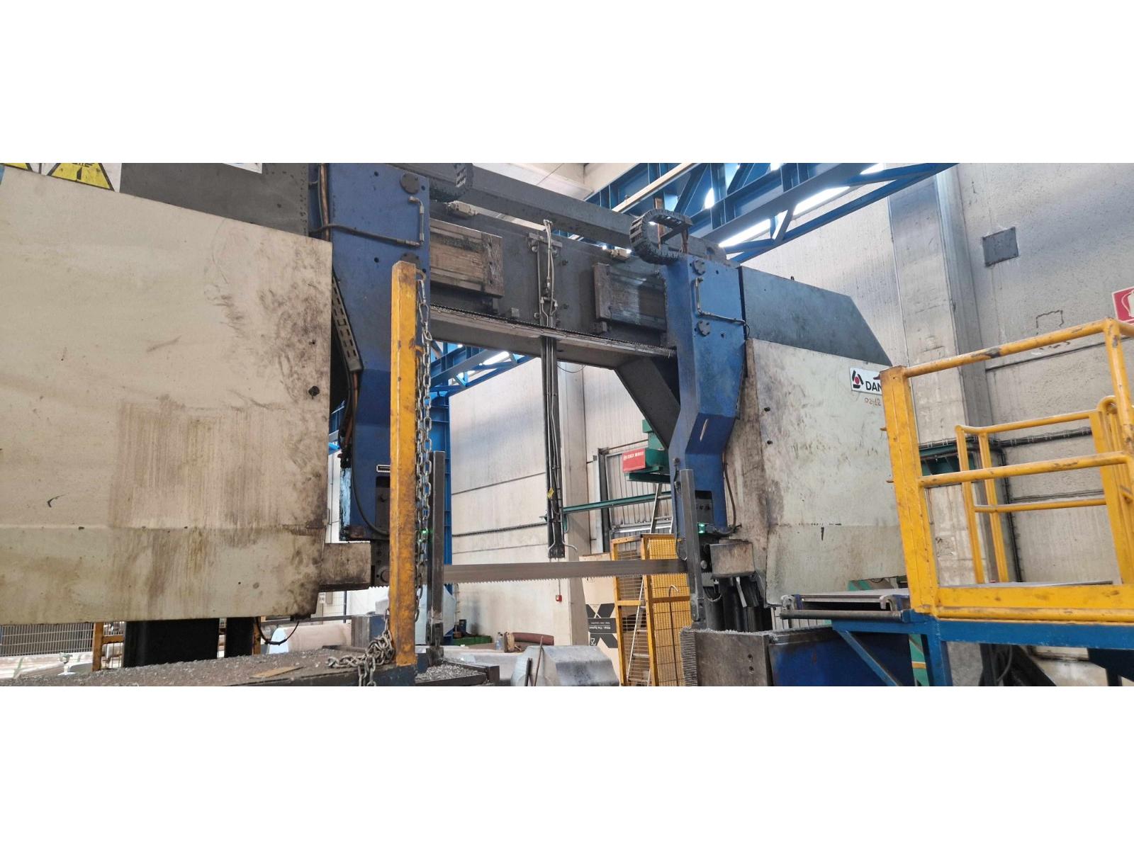 segatrice automatica pesante per forgiati  CNC DANOBAT 1.300 mm x 1.300 mm