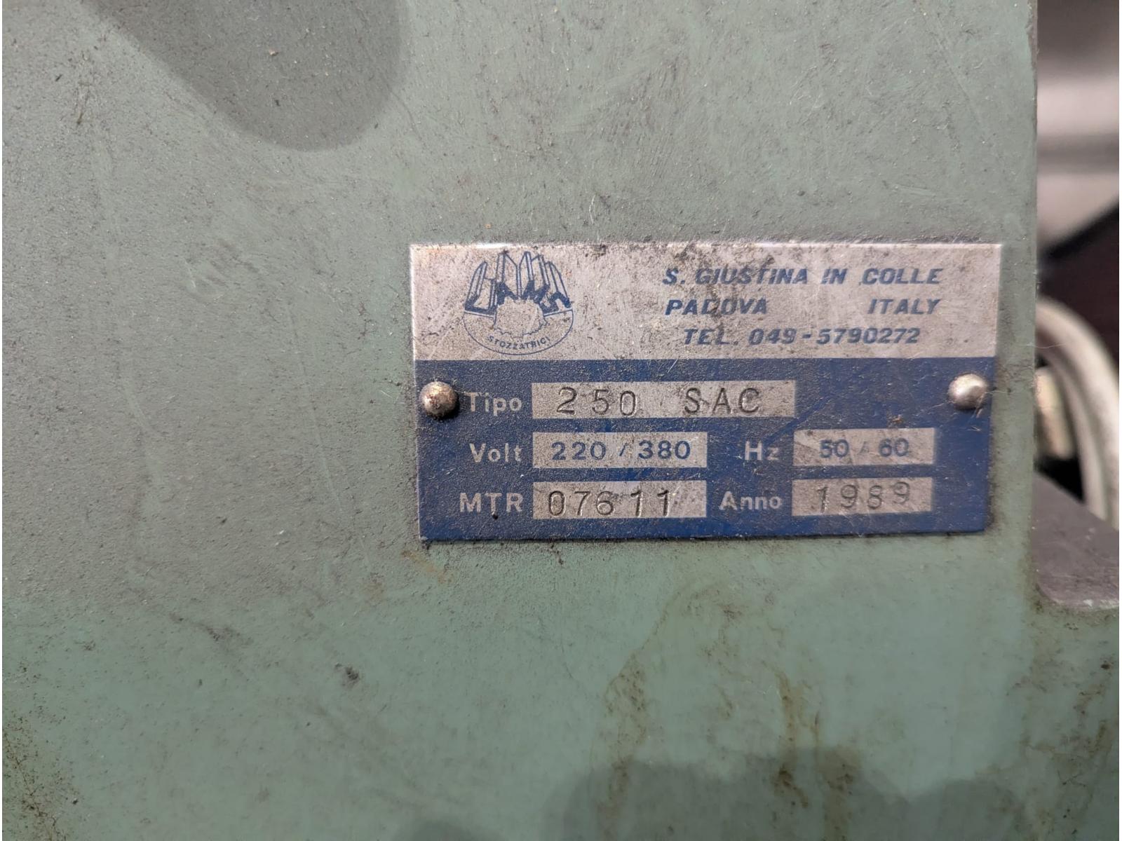 STOZZATRICE – modello 250 SAC, anno di fabbricazione 1989.