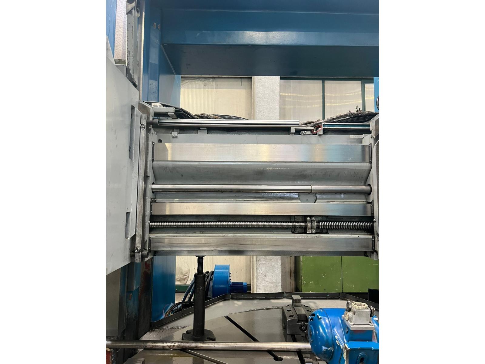 TORNIO VERTICALE OMBA TV 215 CNC